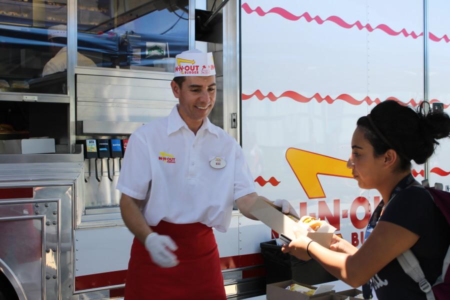 Cerritos+College+was+visited+on+the+first+day+of+the+new+Fall+semester+by+an+In-N-Out+truck%2C+with+its+grills+fired+up+and+the+employees+happily+giving+the+students+free+food.+The+truck+will+visit+campus+again+on+Tuesday%2C+Aug.+19+at+5%3A30+pm+near+the+bookstore.+Photo+credit%3A+Sebastian+Echeverry