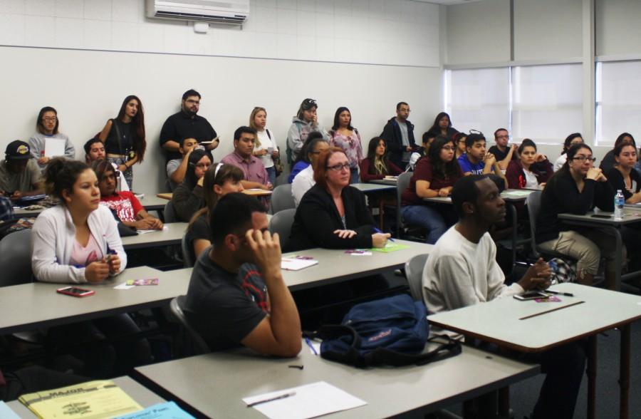 The benefits of a paid internship attracted a large number of students. The ideal occupancy of BE 109 was exceeded and students had to stand in the back of the room. Photo credit: Benjamin Garcia