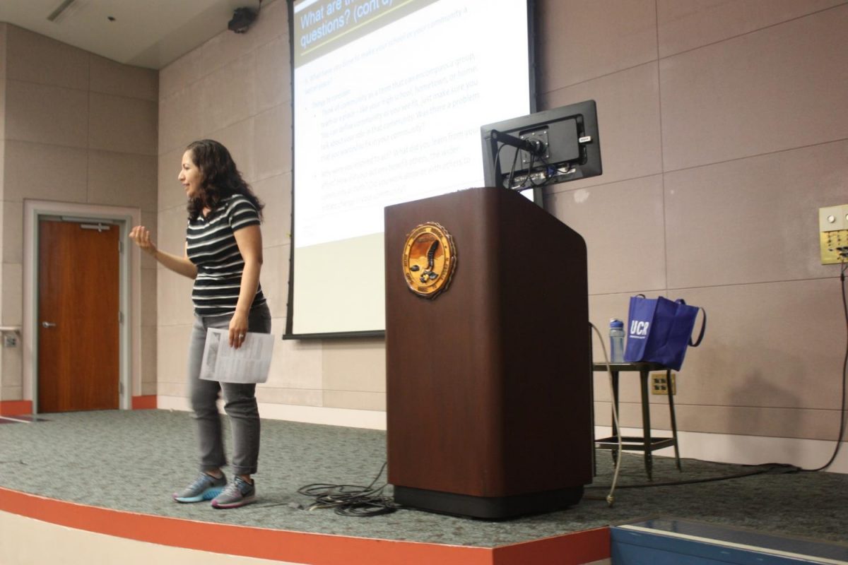 Marvelina Graf, counselor at the Transfer Center informed students about the UC insight questions and shared Dos and Donts. Graf also informed students about the UC Transfer Admission Guarantee (TAG) which only six schools offer it and its free. Photo credit: Rocio Valdez