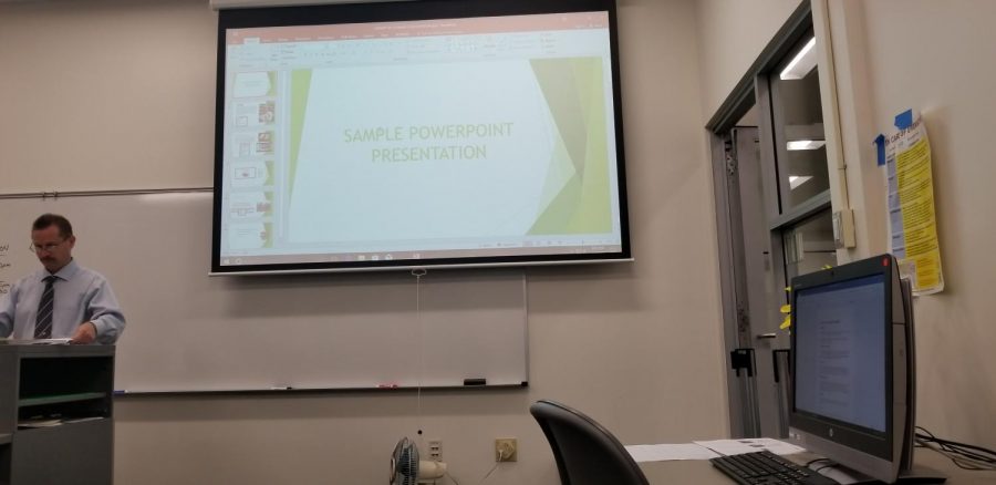 Albert Wilmovsky, an intructional lab technician shows students the basics of using PowerPoint. The workshop focuses on giving students the tools necessary to provide the best presentations they can give.