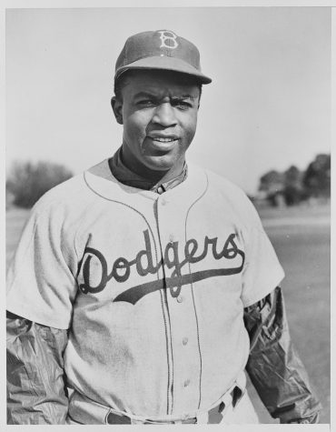 Jackie_Robinson_1950.jpg