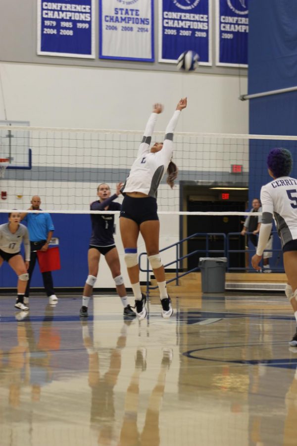 Mrika Granoble set the ball for a pass to Alexia Torres for a point. the team defeated the Hawks on September 6, 2019