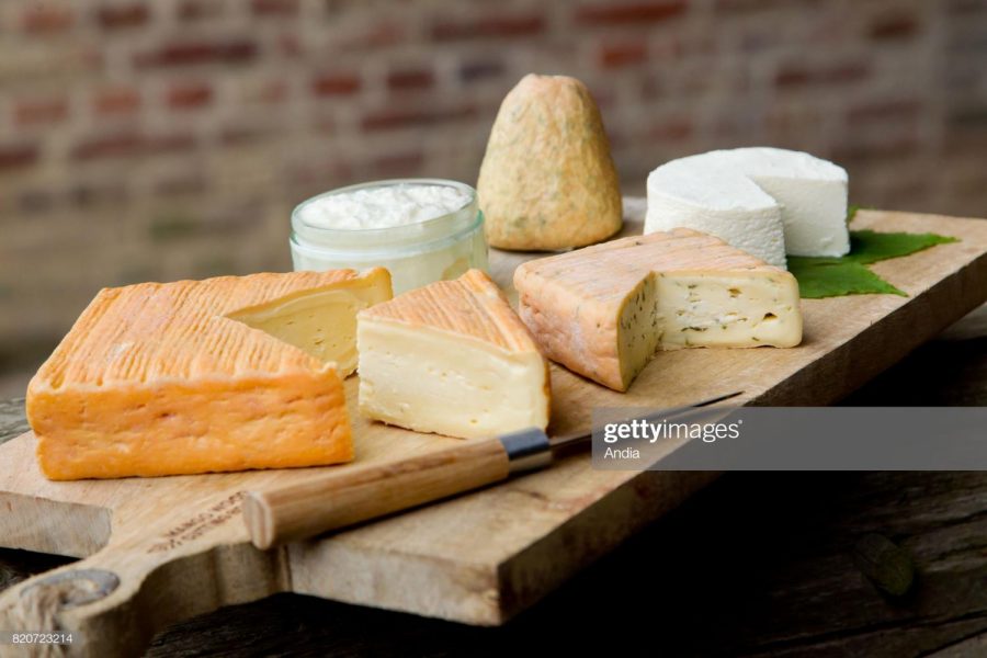 Cheese+from+northern+France%3A+cheese+platter+with+Maroilles+and+Boulette+du+Nord.