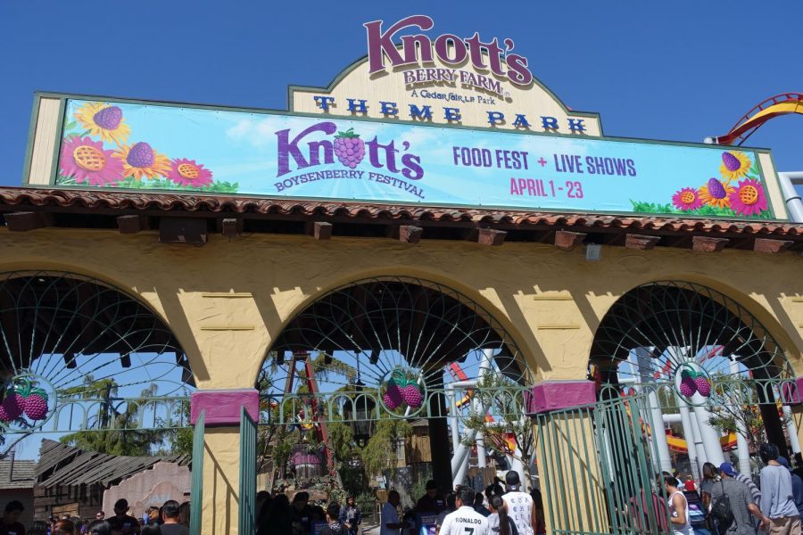 With+Knotts+closure+last+year+many+employees+have+been+wondering+what+would+happen+to+them.+Now+with+the+Boysenberry+festival+coming+Knotts+has+been+preparing+their+employees+to+stay+clean+and+make+the+park+clean.+Photo+credit%3A+Jeremy+Thompson%2FFlickr