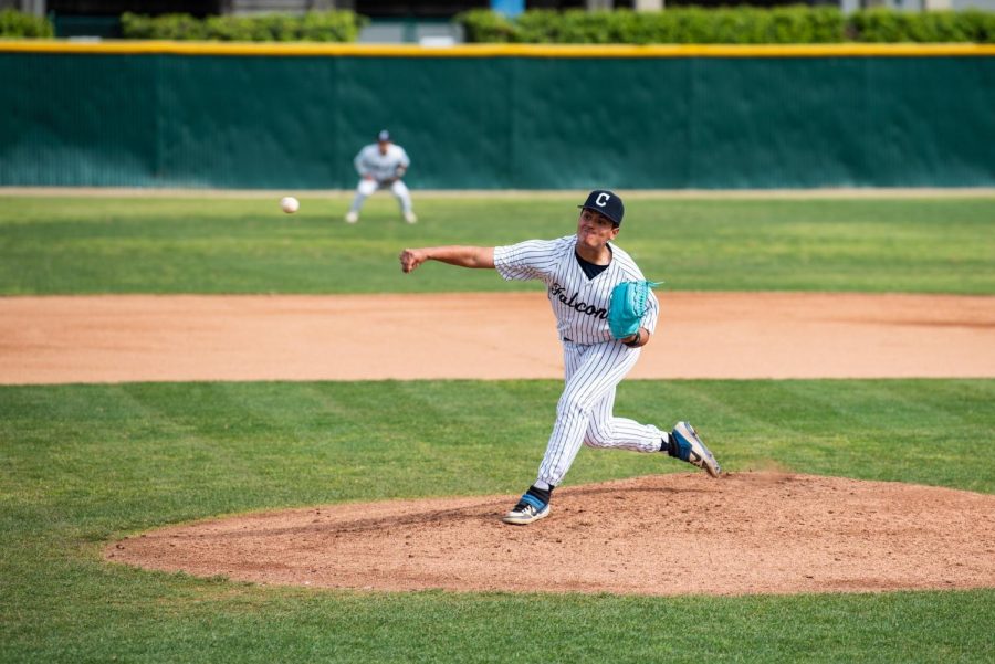 Sophomore%2C+Franky+Lopez+%28No.+47%29%2C+Pitcher%2C+gives+all+his+effort+on+a+pitch+and+pitched+a+seven+strike-outs+against+the+Roadrunners.