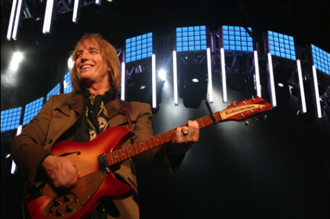 Heres Tom Petty, one of the artists mentioned in the article, preforming all they way back in 2006.