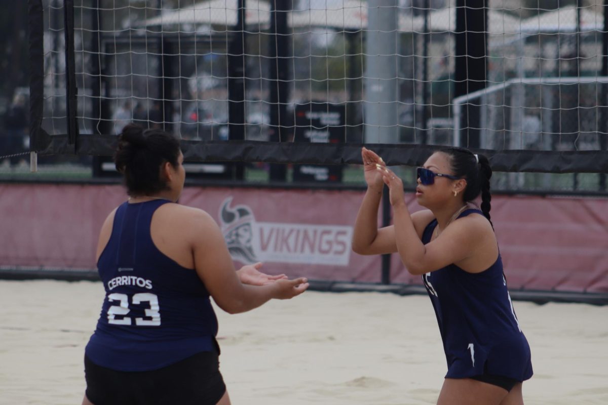 The+Cerritos+College+beach+volleyball+to+lose+to+LBCC+vikings+in+a+sweep.