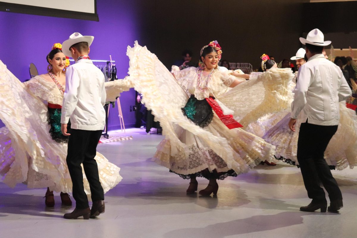Folklorico dancers performing for Herstory event.